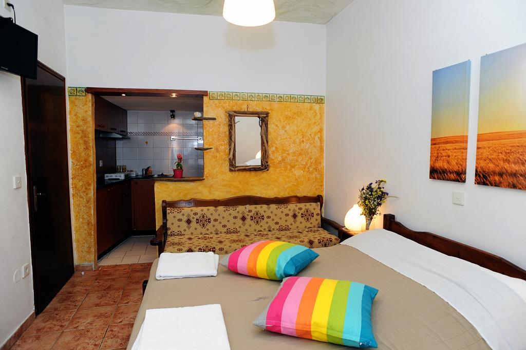 Pansion Andreas Apartamento Tínos Habitación foto